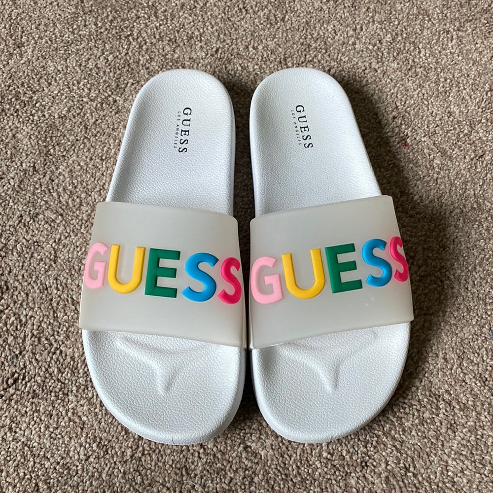 Guess slides. Woman’s size 10